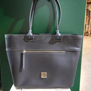 Dooney & Bourke Pocket book